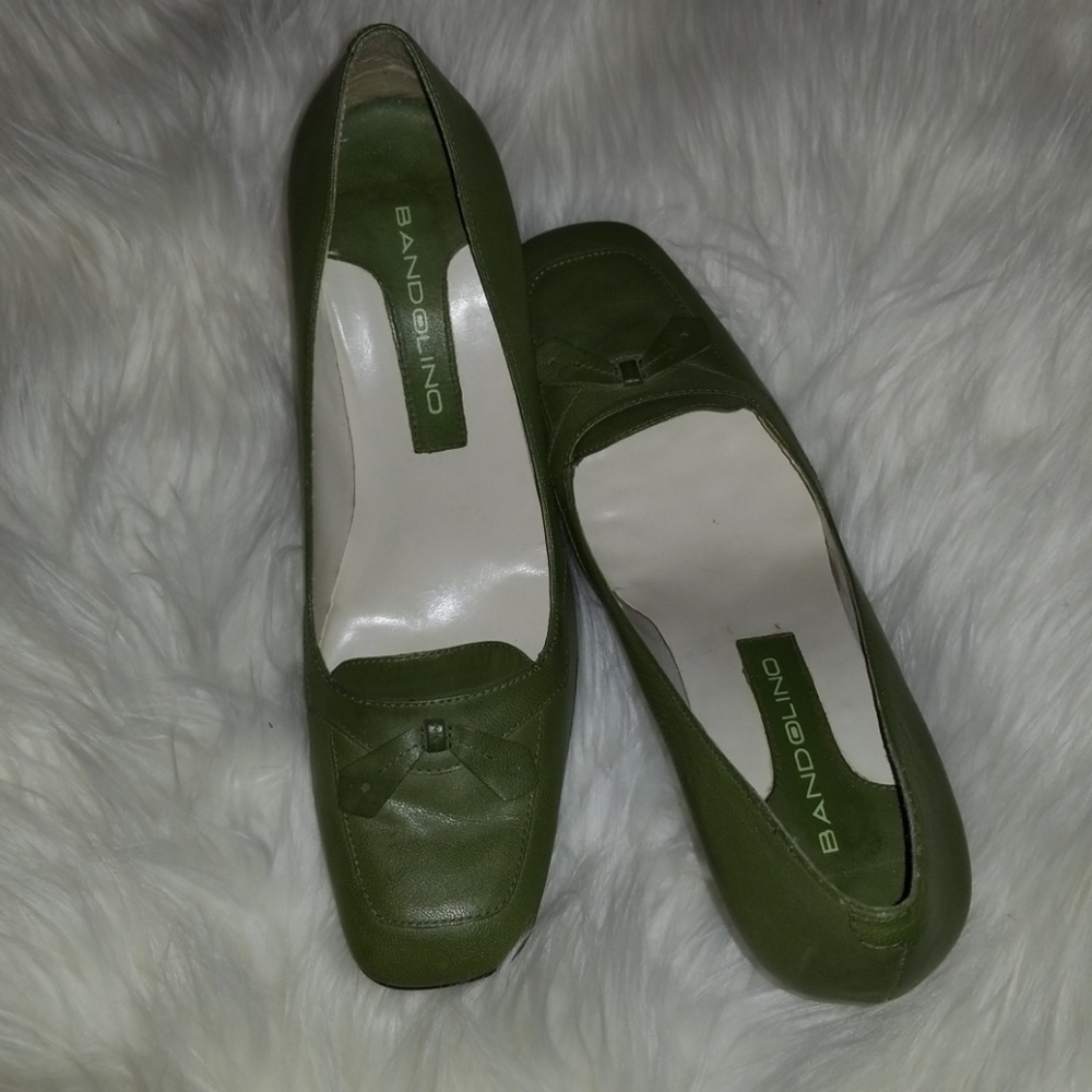 Bandolino green leather heels 7